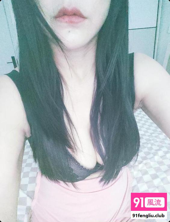 大奶少妇服务很卖力